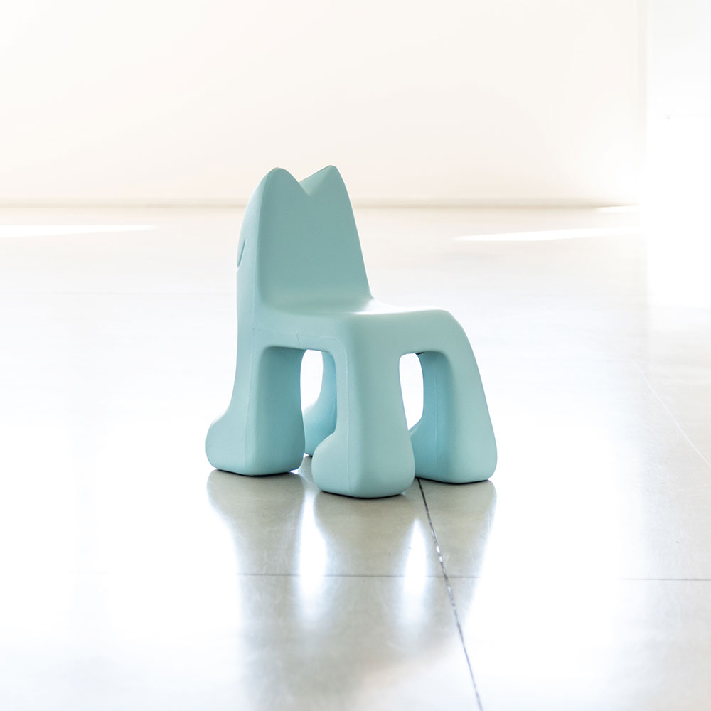 Magis_kids_julian_children_chair_ambient_mono_MT20_turquoise_01_hr